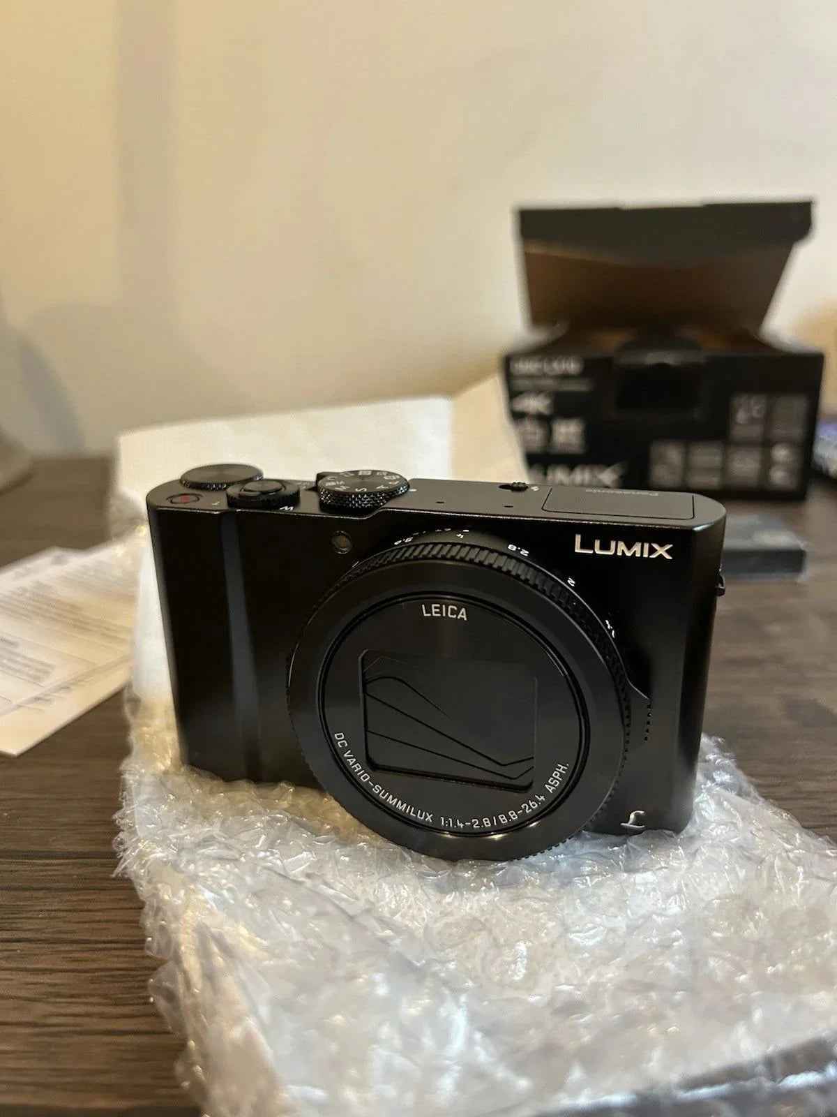Panasonic LUMIX DMC-LX10 20.1MP Digital Camera – Black (Kit with 24–72mm Lens)