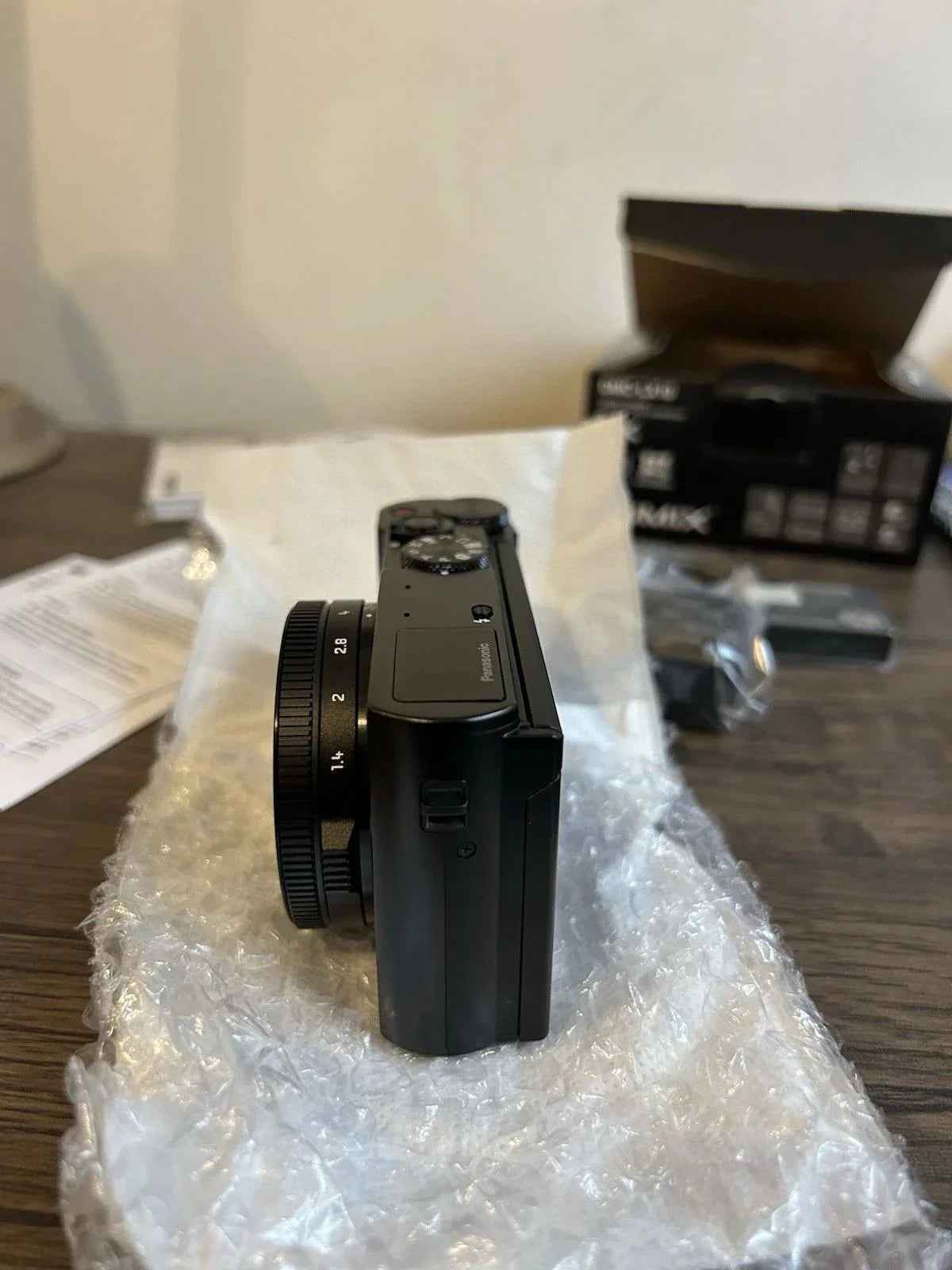Panasonic LUMIX DMC-LX10 20.1MP Digital Camera – Black (Kit with 24–72mm Lens)