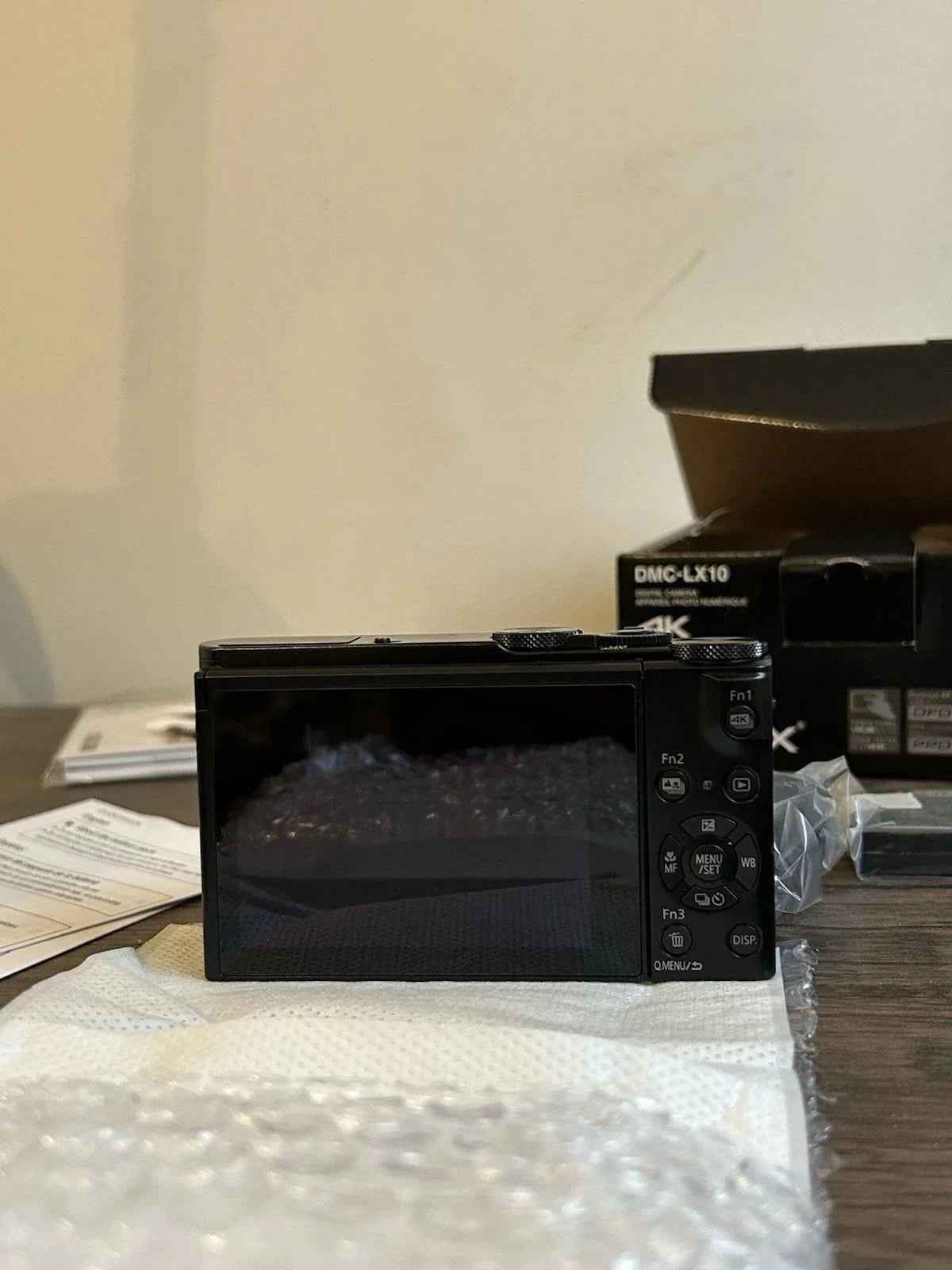 Panasonic LUMIX DMC-LX10 20.1MP Digital Camera – Black (Kit with 24–72mm Lens)