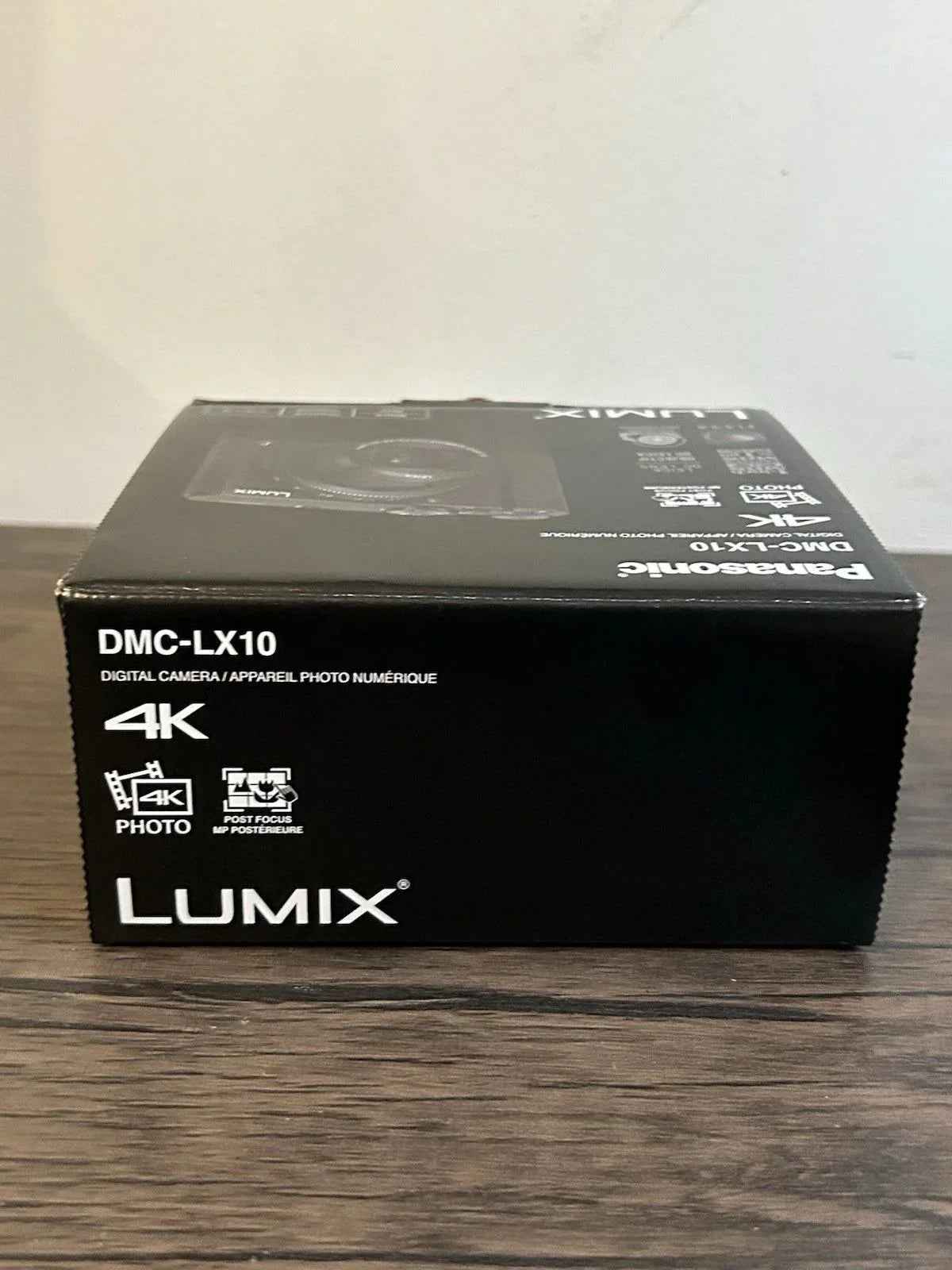 Panasonic LUMIX DMC-LX10 20.1MP Digital Camera – Black (Kit with 24–72mm Lens)