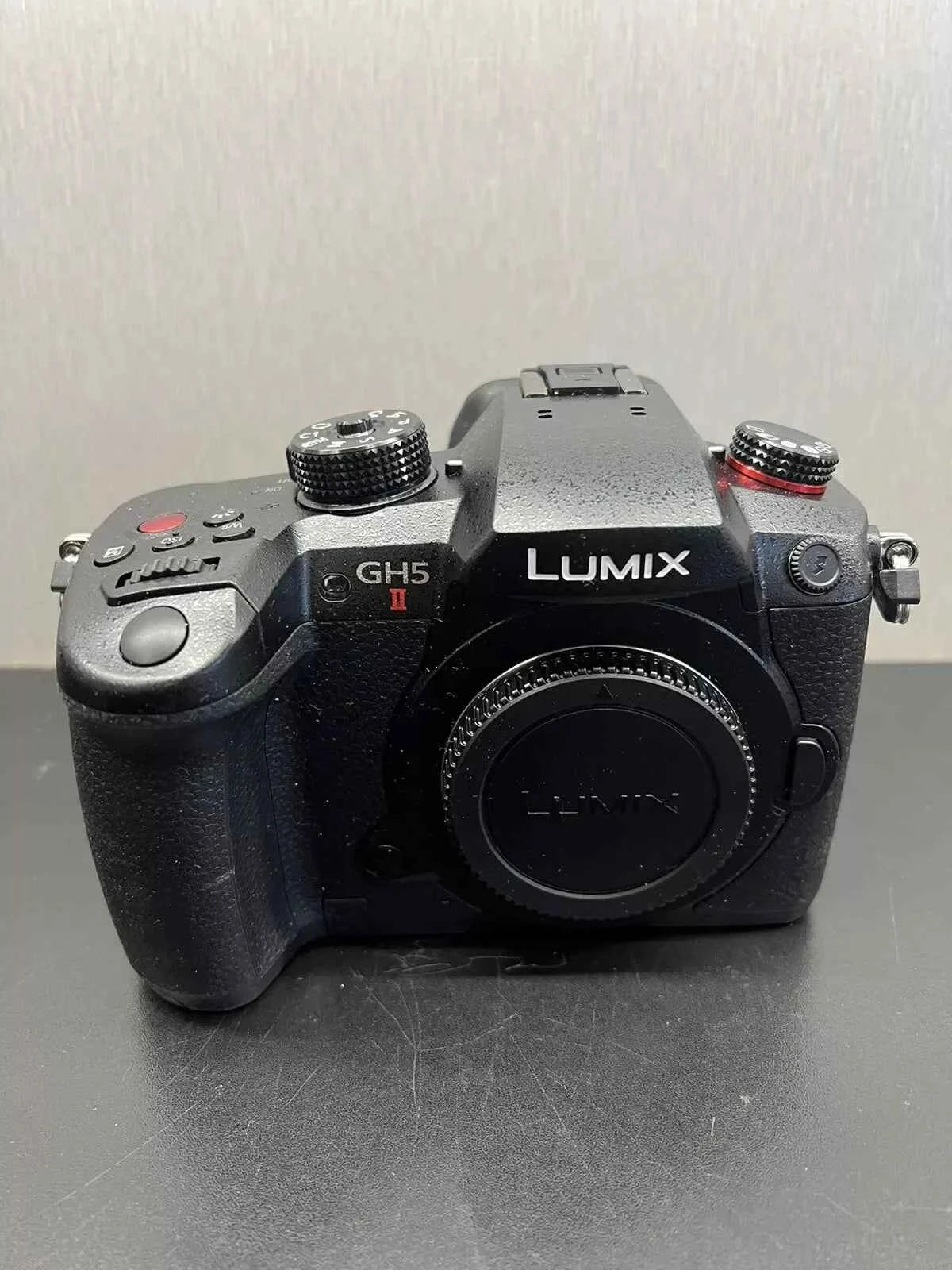 Panasonic LUMIX GH5 II 20.3MP Mirrorless Micro Four Thirds Camera – DC-GH5M